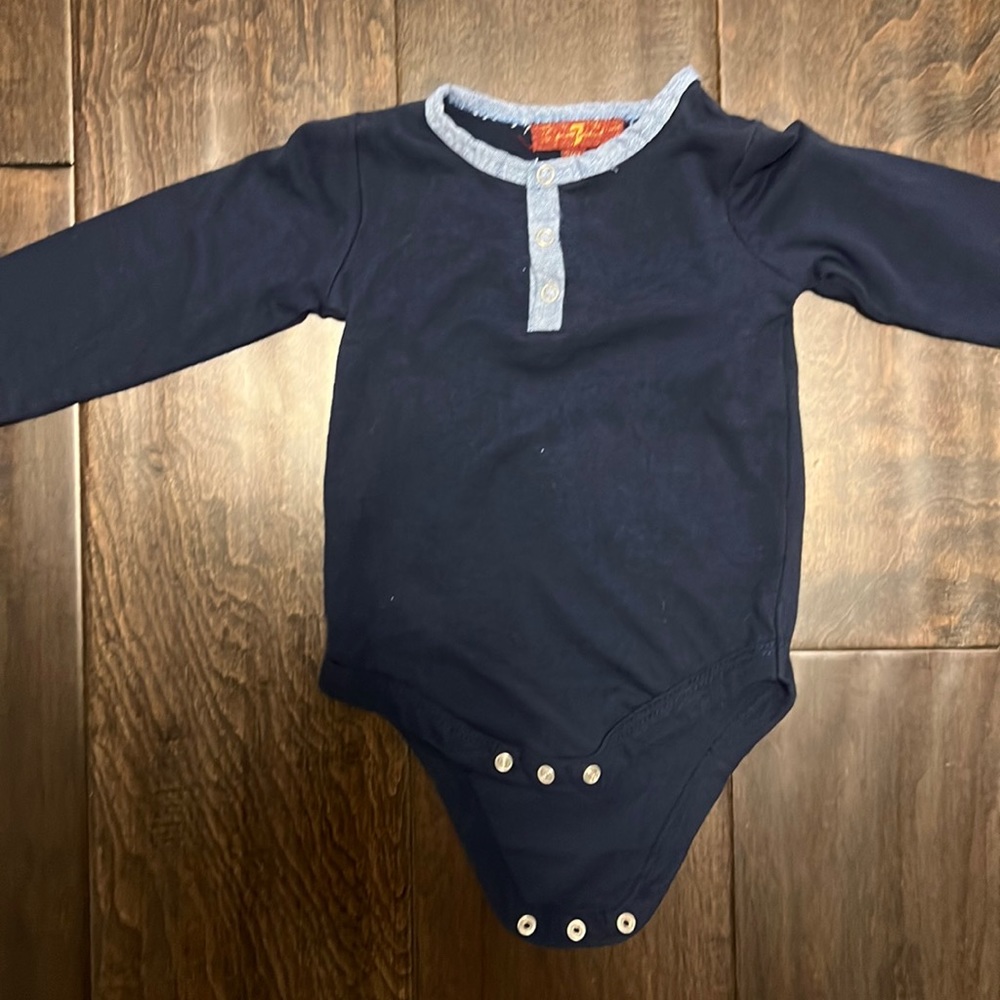 Trendy Baby Boys 7 for All Mankind Henley Onesie Bodysuit! Worn one time!